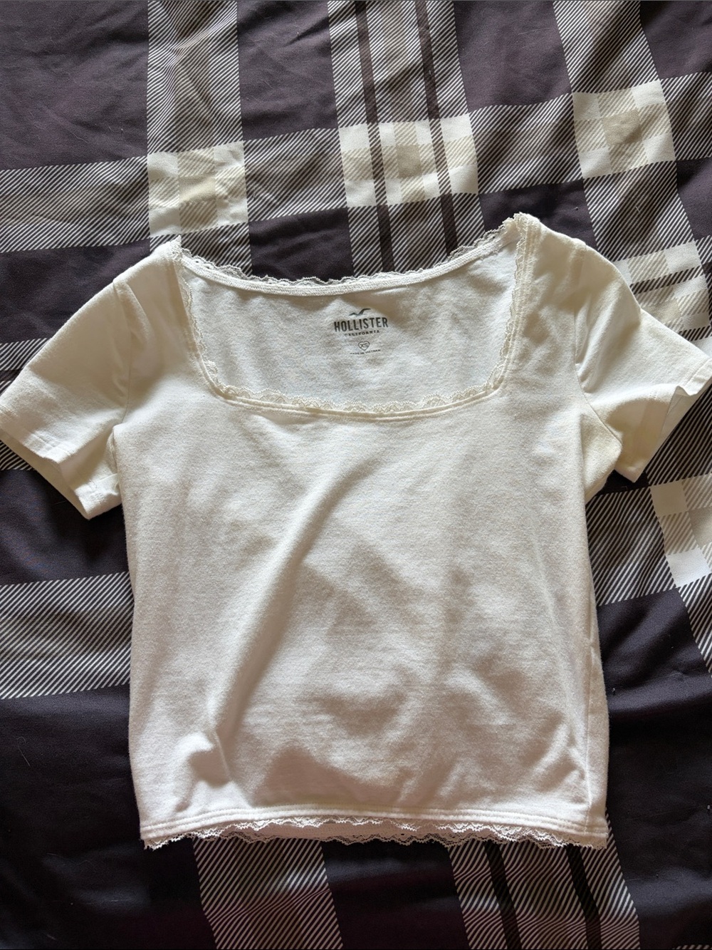 Hollister Women's Cream Square Neck Lace-Trim Short Sleeve Tee